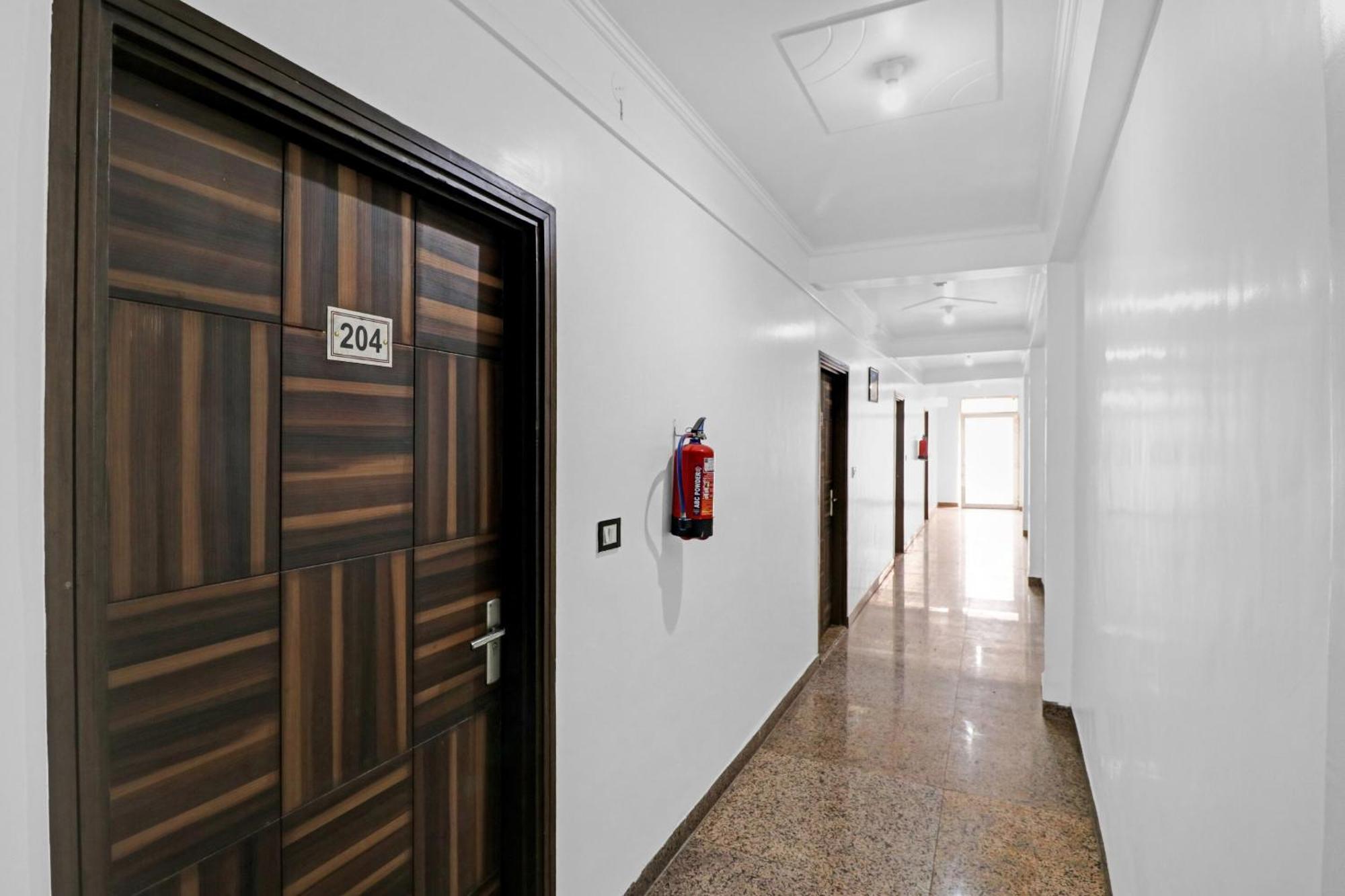 Hotel O Bharat Stay Near Indira Gandhi International Airport Nueva Delhi Exterior foto